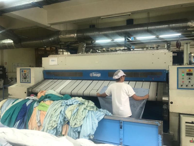 Máy là lô công nghiệp ứng dụng trong ngành dệt may