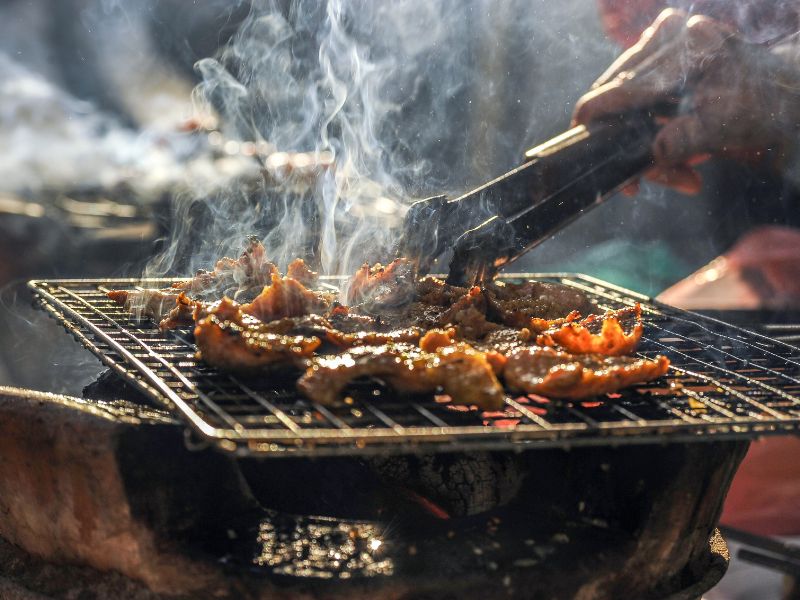 thiet-bi-bep-cho-tiec-ngoai-troi