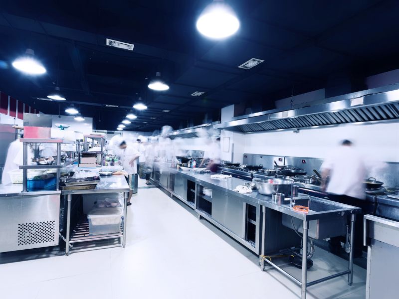 Những lưu ý khi chọn thiết bị bếp công nghiệp cao cấp nhập khẩu 4 thiet-bi-bep-cong-nghiep-cao-cap