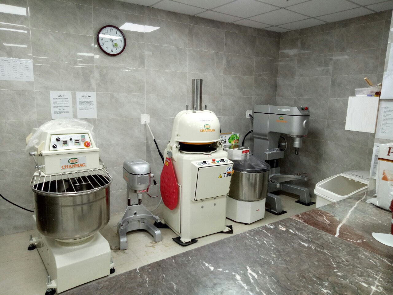 Khách sạn Hoàng Nhâm